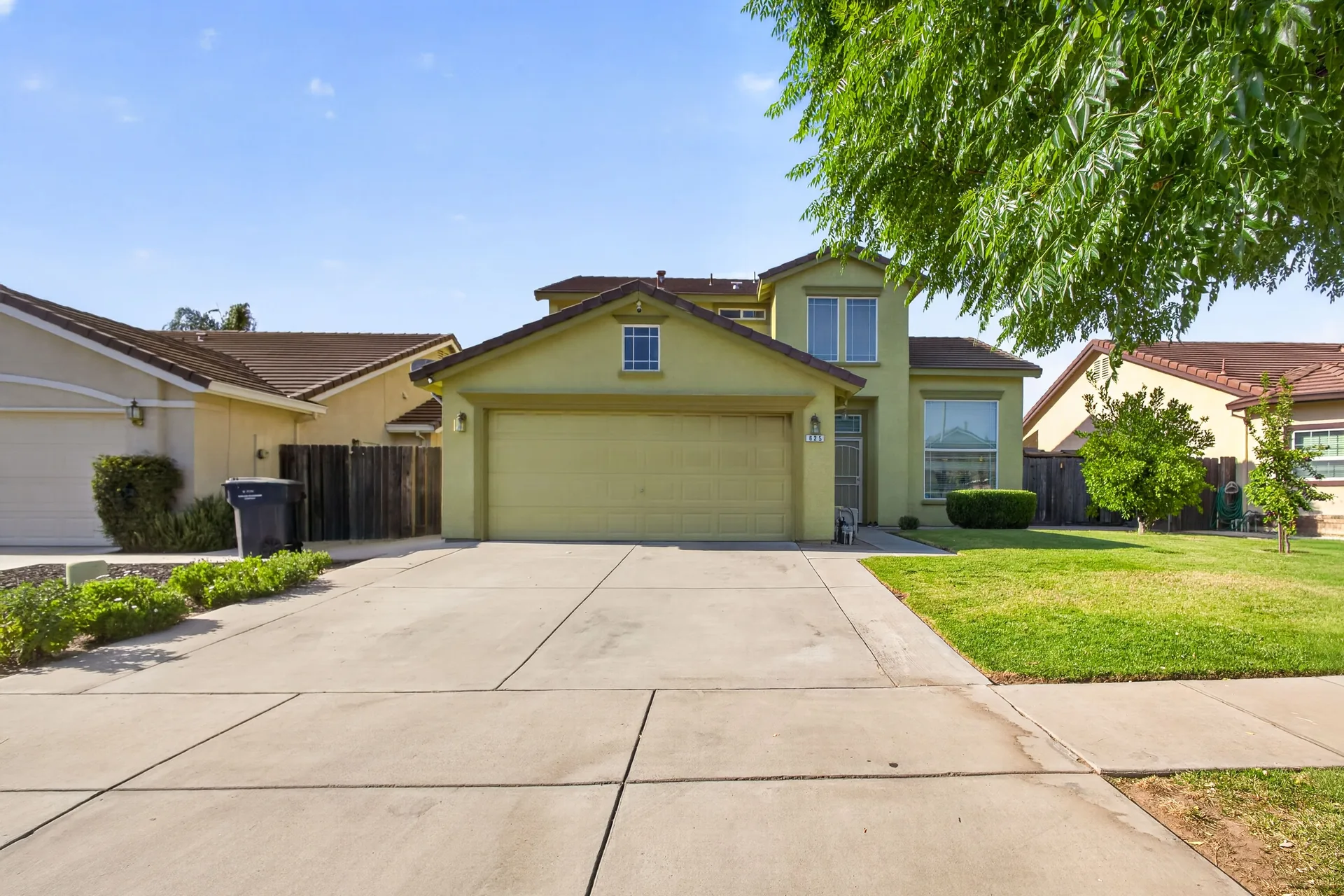 625 SE Helen Dr photo 3