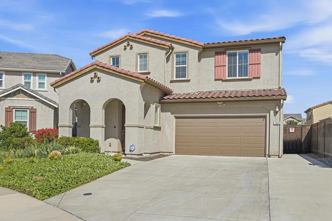 7809 Finnhorse Way, Sacramento — front exterior