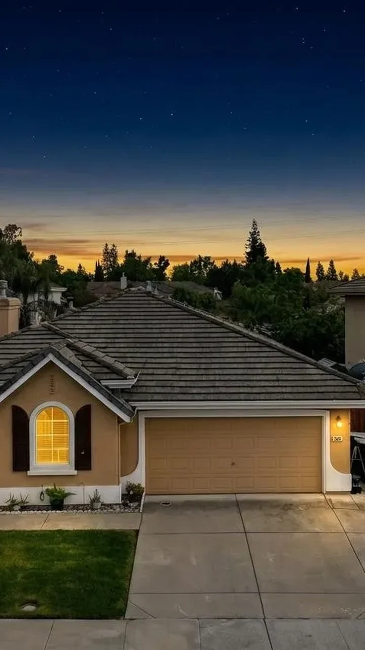 5400 Beckworth Way, Antelope at twilight